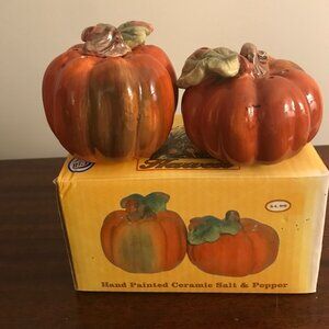 Pumpkin Salt 'N Pepper Shakers NEW in box